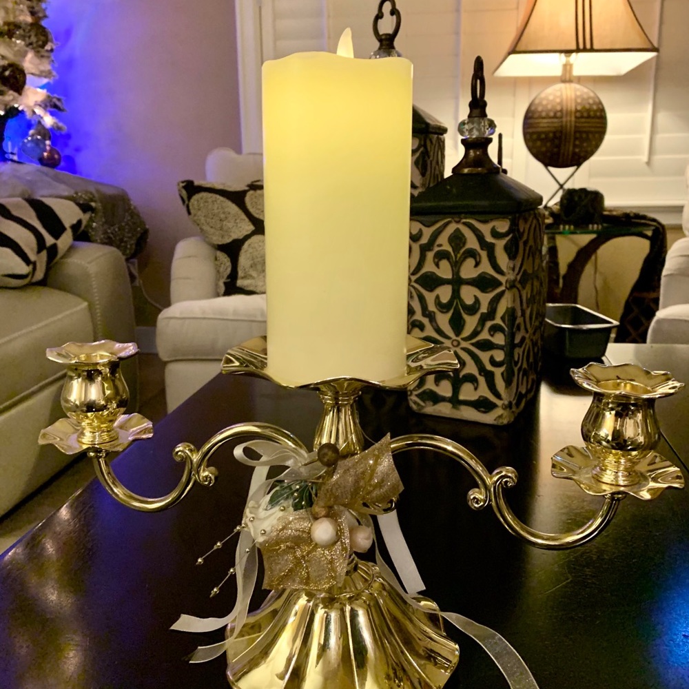 LN BEAUTIFUL BRASS CANDELABRA💕SHINY & POLISHED. NEVER NEED TO POLISH❤️ - Picture 7 of 11